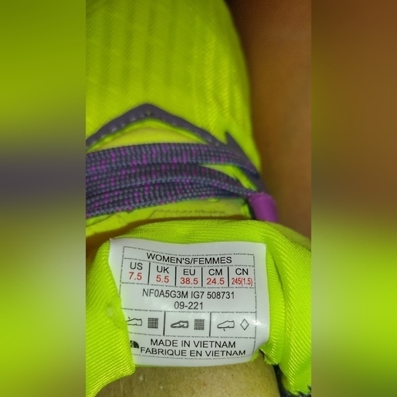 EUC The North Women's Vectiv Eminus Trail Running Shoes Size 7.5 - Picture 3 of 4